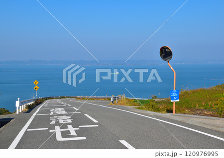 海へ向かう道　豊島 120976995