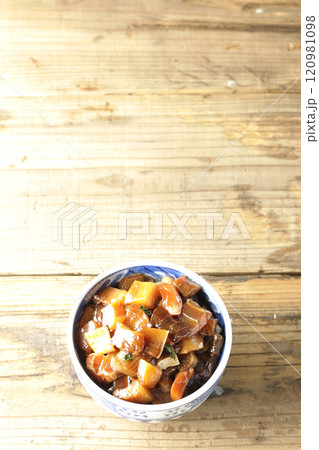 豪華山盛り具だくさんの漬け海鮮丼 豪華山盛り具だくさんの漬け海鮮丼 120981098