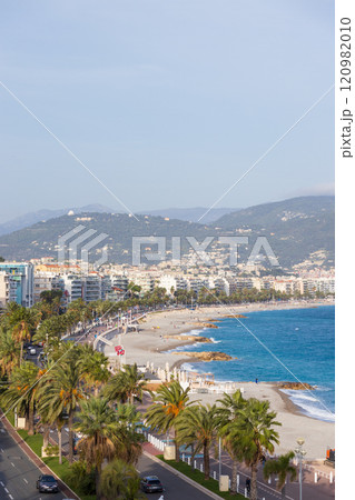 フランス、コート・ダジュール、ニースの風景 120982010