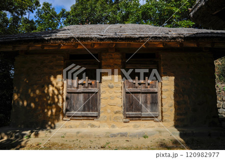 Traditional Korean Folk Villages Traditional Korean Folk Villages 120982977