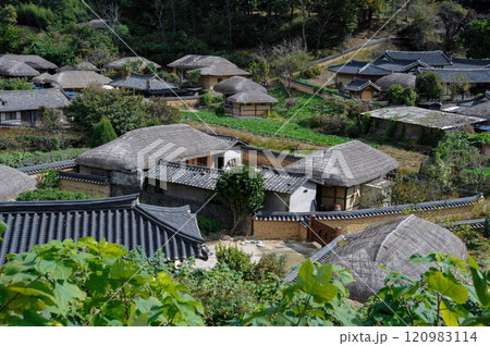 Traditional Korean Folk Villages 120983114