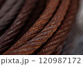 錆びたワイヤー 120987172