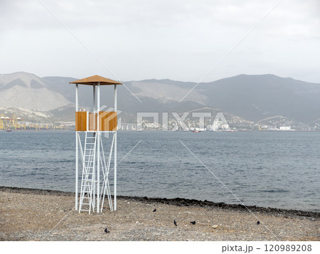 Observation tower on the beach Rescue post Observation tower on the beach Rescue post 120989208