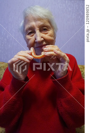 flexible nylon denture 120989852