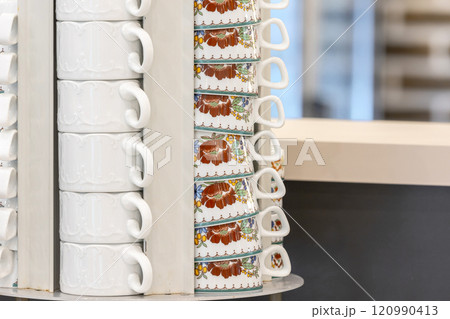 White coffee cups vertical holder White coffee cups vertical holder 120990413