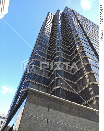 都市景観堺筋本町駅付近ビル街の風景 120993428