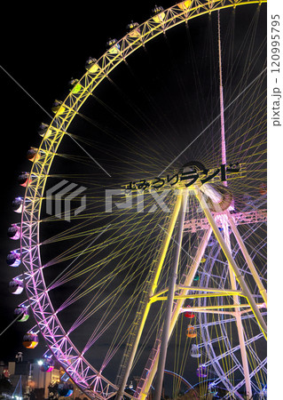 よみうりランド大観覧車の夜景　東京都稲城市＆川崎市 120995795