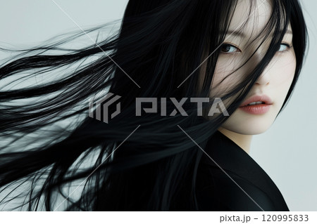 女性　黒髪　ロングヘア　 120995833