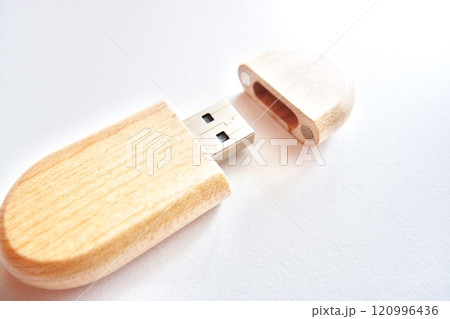 flash disk with a cover made of wood. 120996436