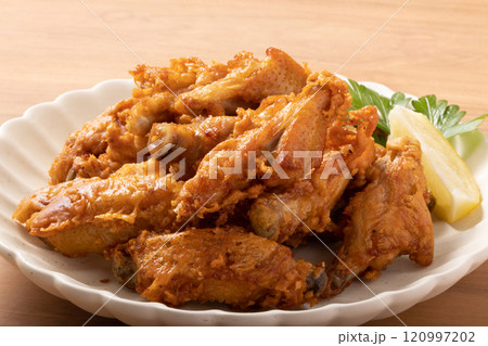 鶏の手羽中のから揚げ 120997202