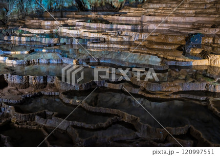 秋芳洞 百枚皿【山口県美祢市】 秋芳洞 百枚皿【山口県美祢市】 120997551