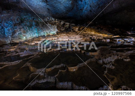 秋芳洞　百枚皿【山口県美祢市】 120997566