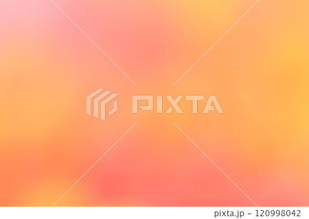 うす赤・オレンジ色系　ふんわりな背景 120998042