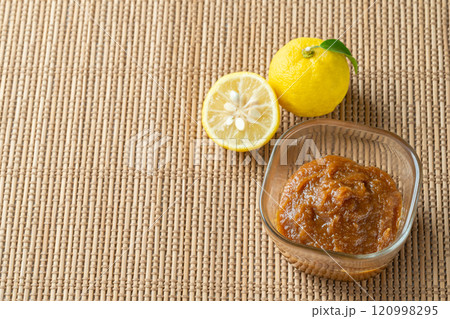 和風背景に柚子みそ 120998295