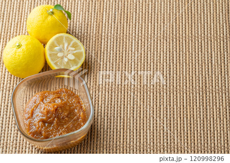 和風背景に柚子みそ 120998296