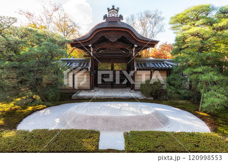 Eikando Temple Chokushimon Autumn Season 120998553