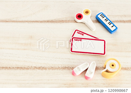 入学準備　お名前シールの写真素材 120998667