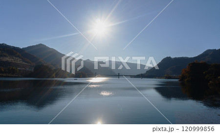 群馬県　八ッ場あがつま湖と射光【八ッ場ダム】 120999856