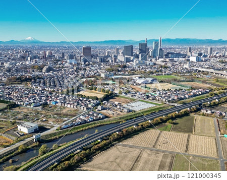 「埼玉県」ドローンで上空から快晴の空と見沼田んぼを撮影 さいたま新都心 富士山 「埼玉県」ドローンで上空から快晴の空と見沼田んぼを撮影 さいたま新都心 富士山 121000345