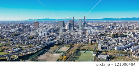 「埼玉県」ドローンで上空から快晴の空と見沼田んぼを撮影　さいたま新都心　富士山 121000484