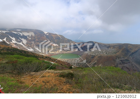 蔵王の御釜の景観 121002012