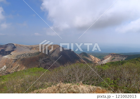 蔵王の御釜の景観 121002013