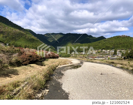 熊野古道中辺路の近露 121002524