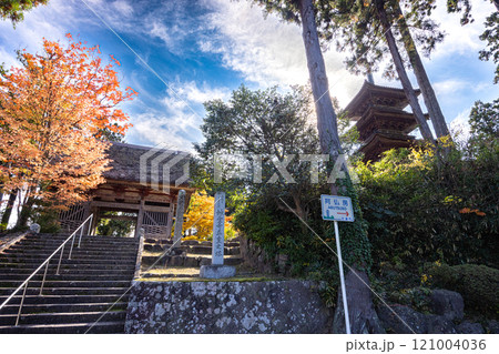 【新潟県_佐渡市_妙宣寺】新潟県内に現存する唯一の『五重塔』 秋編 11月 【新潟県_佐渡市_妙宣寺】新潟県内に現存する唯一の『五重塔』 秋編 11月 121004036