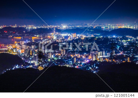 火の山山頂より望む北九州と下関市街地夜景 121005144