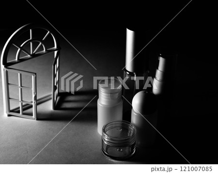 化粧品の携帯ケース 121007085