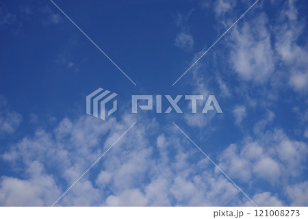 空　青空　雲　風景　自然　背景素材　バックグラウンド 121008273