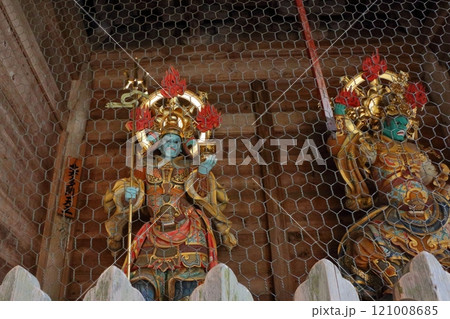 The statues of the four heavenly kings in the Sanmon Gate of the Daihonzan Eiheiji temple near Fukui Japan 121008685
