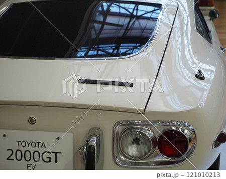展示車両　トヨタ　2000GT 121010213