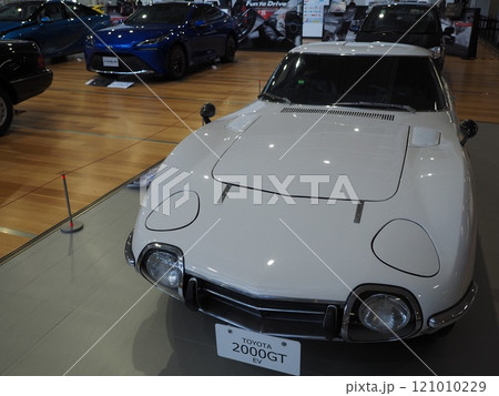 展示車両　トヨタ　2000GT 121010229
