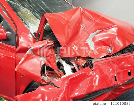 テスト車の事故車両 121010883