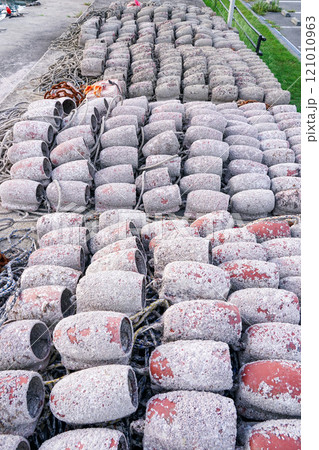 明石海峡の蛸壺(兵庫県淡路市) 明石海峡の蛸壺(兵庫県淡路市) 121010963