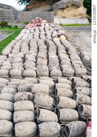 明石海峡の蛸壺（兵庫県淡路市） 121010967