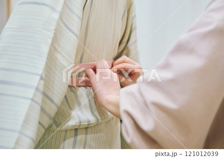 着物の着付け 121012039