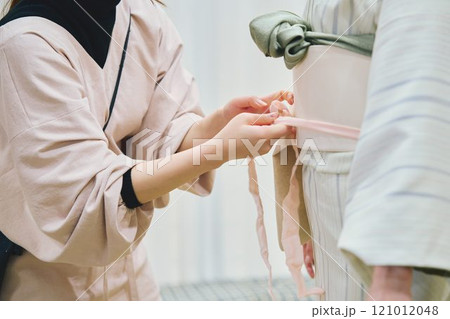 着物の着付け 121012048