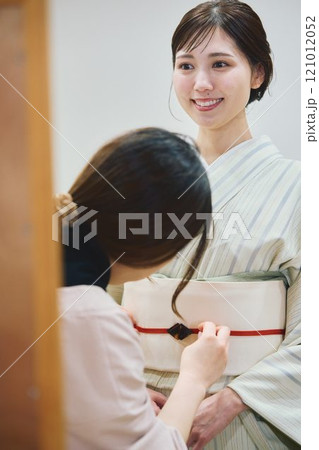 着物の着付け 着物の着付け 121012052