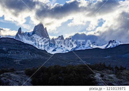 Argentina, Santa Cruz, El Chalten, Clouds above Fitz Roy massif at sunset Argentina, Santa Cruz, El Chalten, Clouds above Fitz Roy massif at sunset 121013971