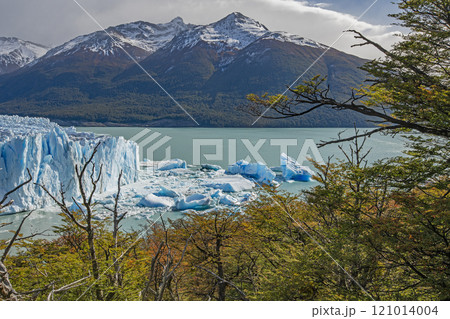 Argentina, Santa Cruz, El Calafate, Perito Moreno Glacier and mountains Argentina, Santa Cruz, El Calafate, Perito Moreno Glacier and mountains 121014004