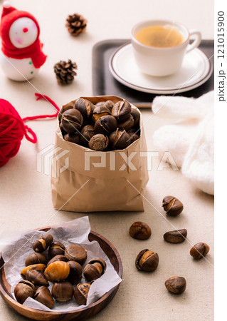A scene where sweet nights are emotionally plated 121015900