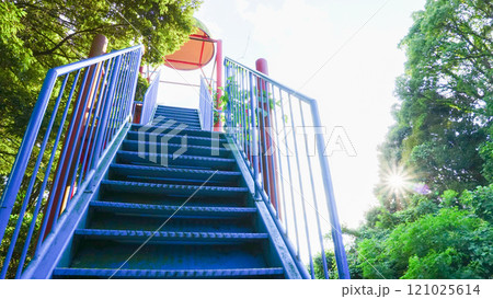 建徳寺古墳公園の滑り台 建徳寺古墳公園の滑り台 121025614