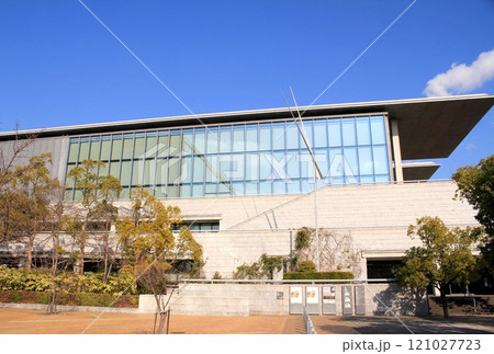 兵庫県立美術館 121027723