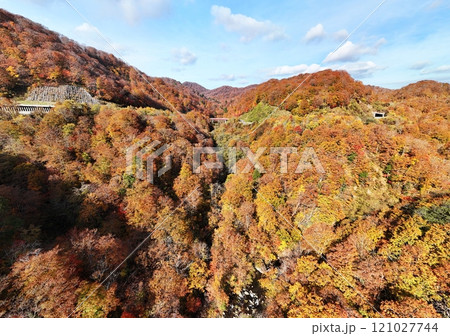 湯浜峠の紅葉 空撮 湯浜峠の紅葉 空撮 121027744