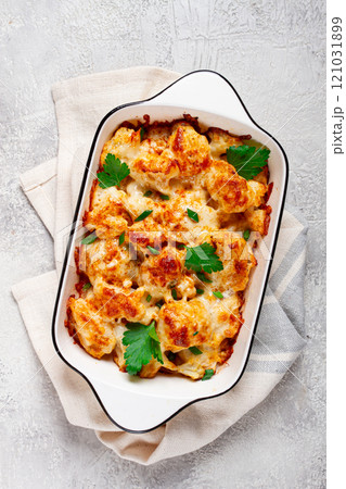 baked cauliflower, in cream sauce, with cheese and spices, homemade, no people, baked cauliflower, in cream sauce, with cheese and spices, homemade, no people, 121031899