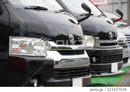 自動車イメージ　ビジネスイメージ　トヨタハイエース 121037076