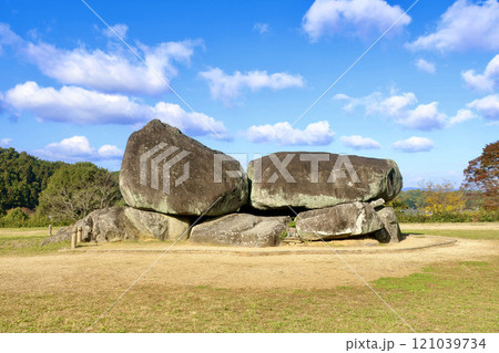 石舞台古墳・国の特別史跡（奈良県・明日香村） 121039734