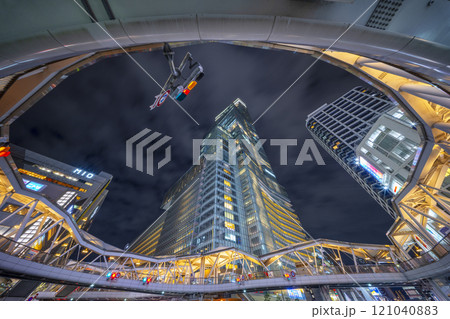 あべのハルカスと阿倍野歩道橋の夜景 121040883